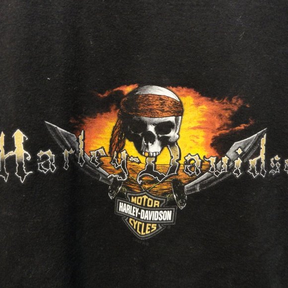 Harley Davidson Skull and Swords Pirate Grand Cayman T~Graphics EUC~Biker - Picture 4 of 5